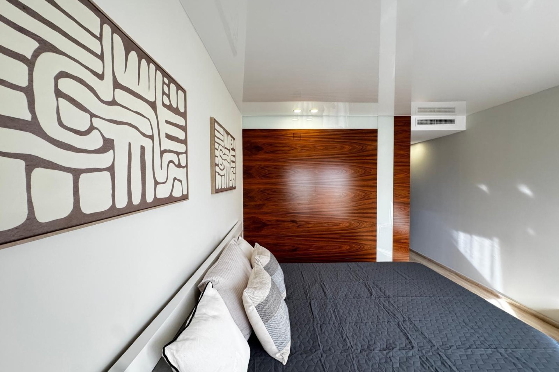 Revânzare - Mansardă -
Torrevieja - Estacion De Autobuses