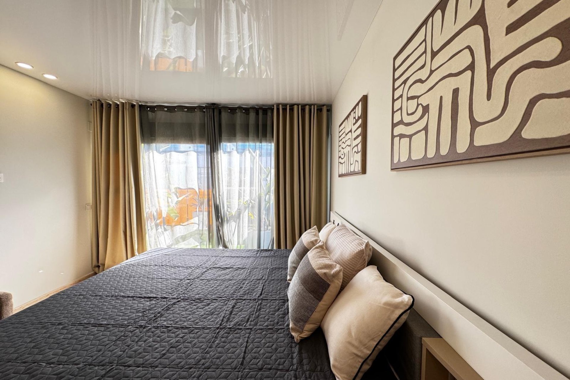 Revânzare - Mansardă -
Torrevieja - Estacion De Autobuses