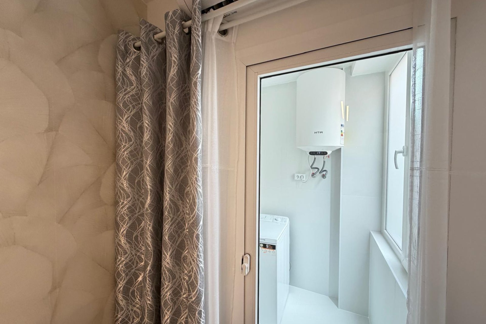 Revânzare - Mansardă -
Torrevieja - Estacion De Autobuses