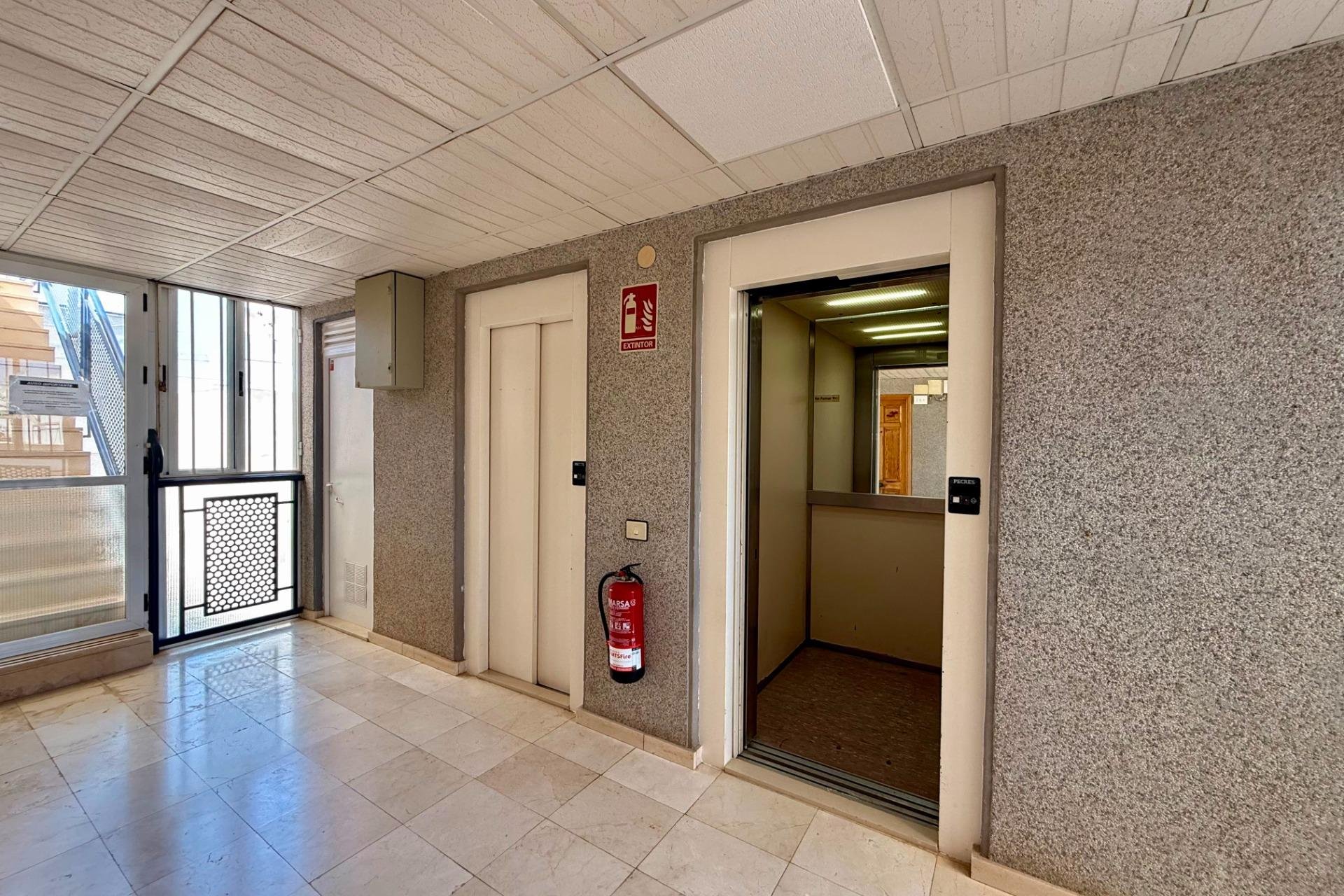 Revânzare - Mansardă -
Torrevieja - Habaneras