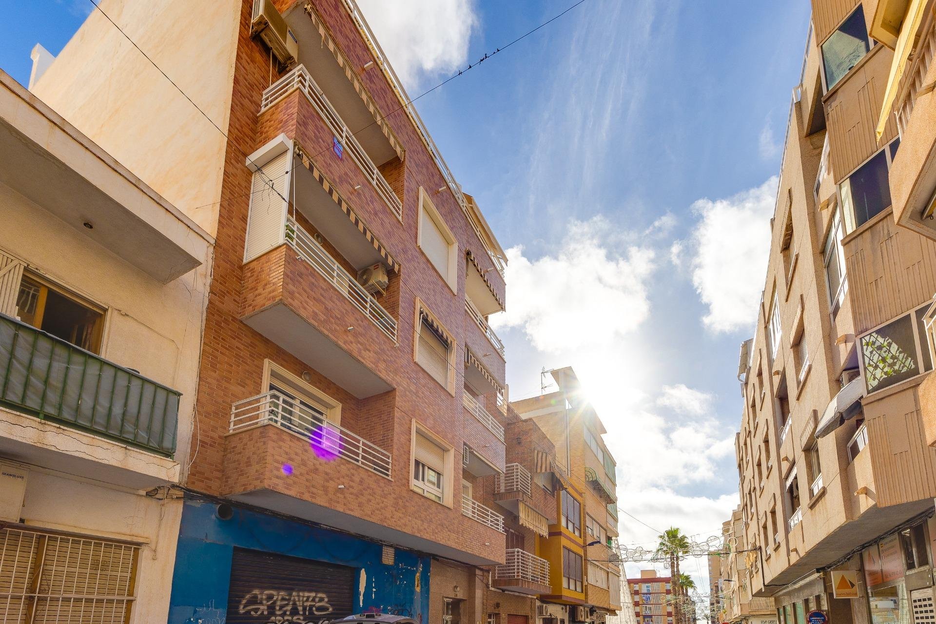Revânzare - Mansardă -
Torrevieja - Paseo Maritimo