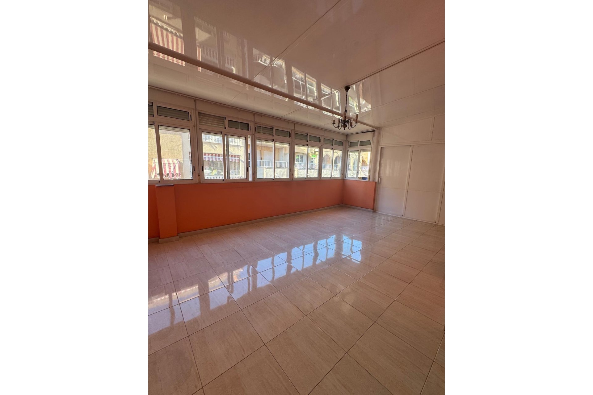 Revânzare - Mansardă -
Torrevieja - Playa de los Locos