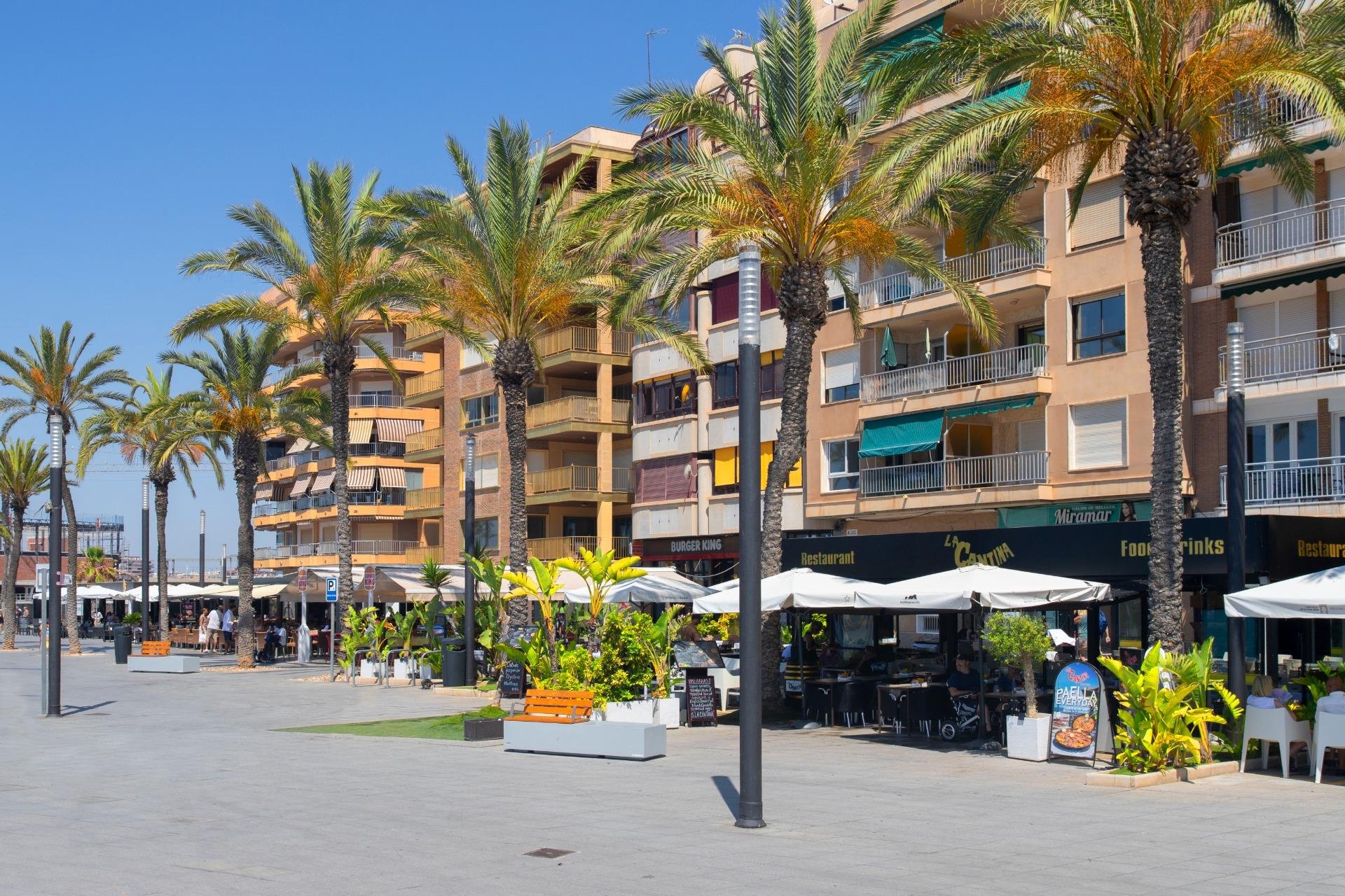 Revânzare - Mansardă -
Torrevieja - Playa del Cura