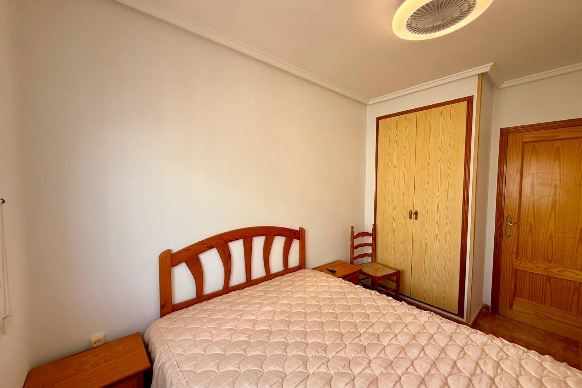 Revânzare - Mansardă -
Torrevieja - Playa del Cura