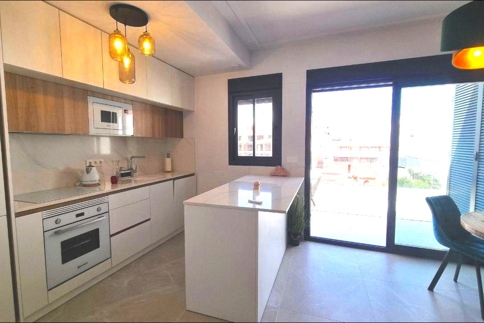 Revânzare - Mansardă -
Torrevieja - Playa del Cura