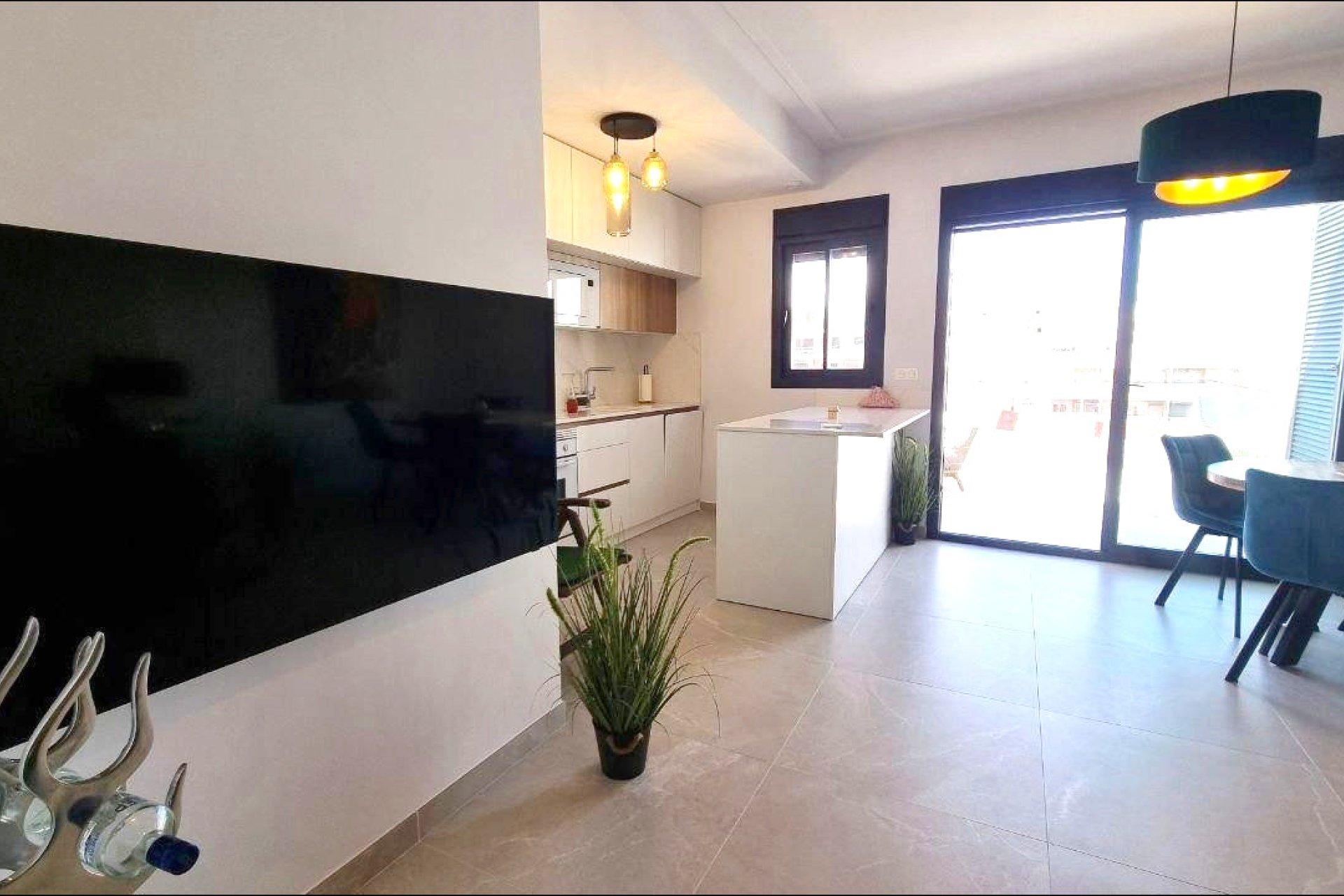 Revânzare - Mansardă -
Torrevieja - Playa del Cura