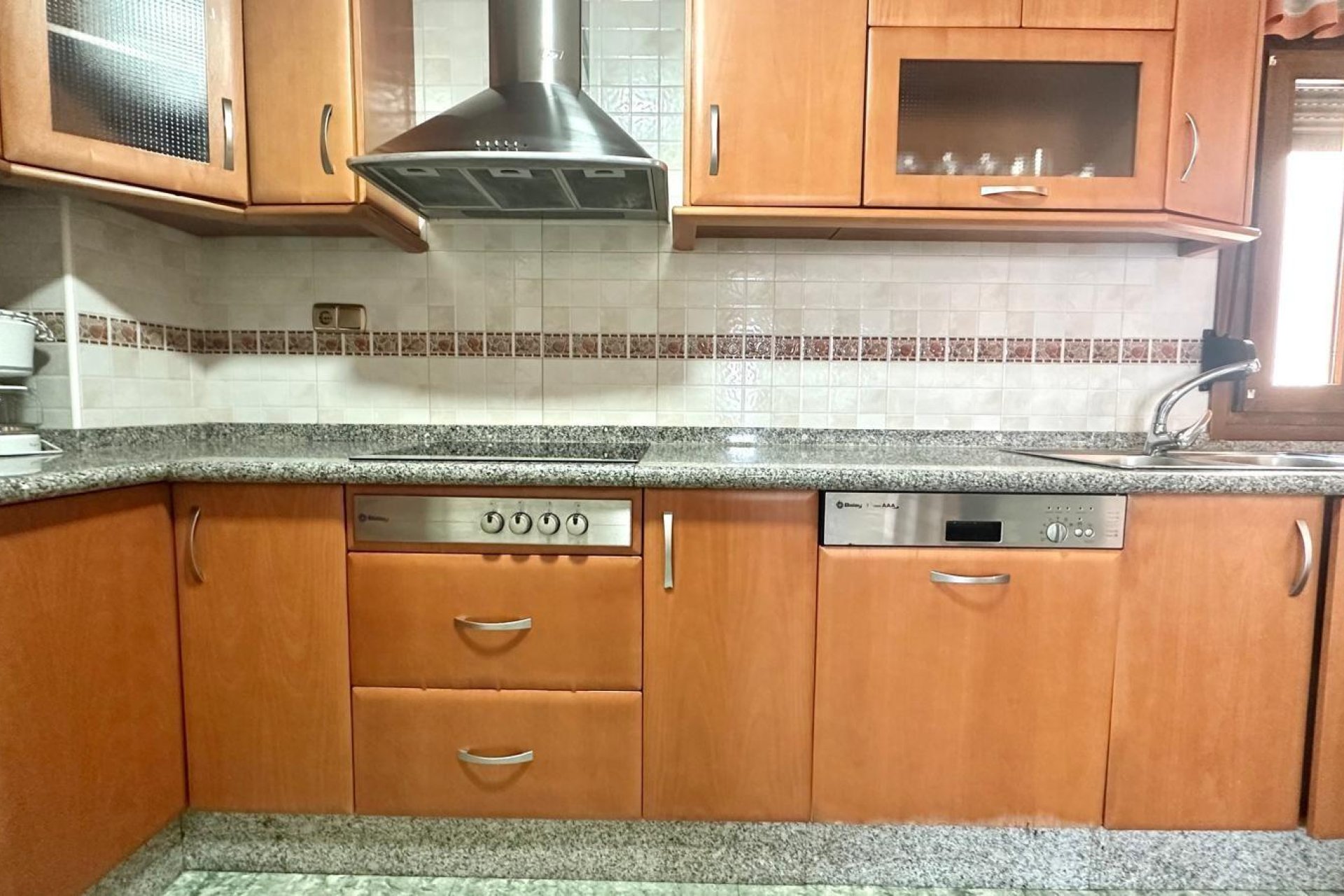 Revânzare - Mansardă -
Torrevieja