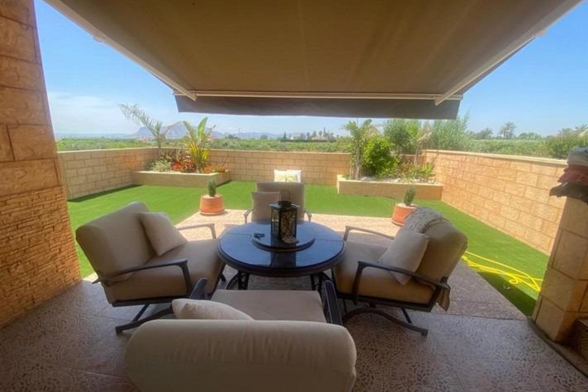 Revânzare - Vilă -
Albatera - Campo De Albatera