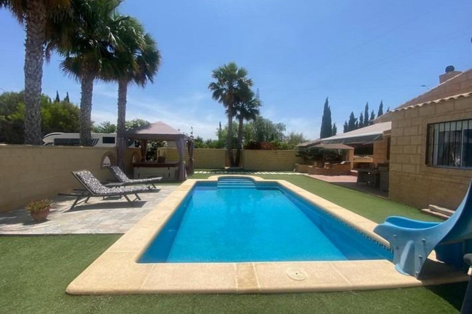 Revânzare - Vilă -
Albatera - Campo De Albatera