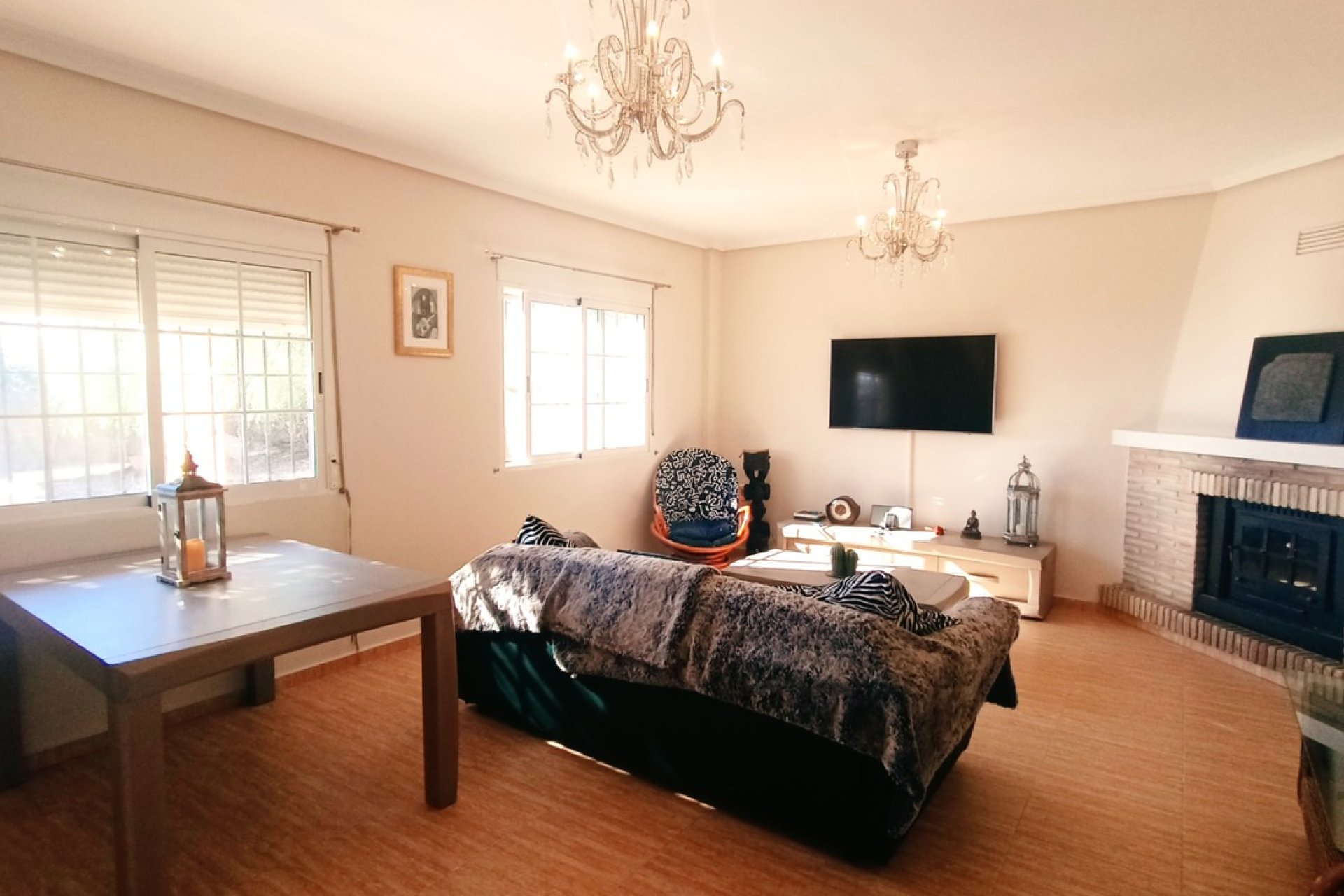 Revânzare - Vilă -
Avileses - Inland