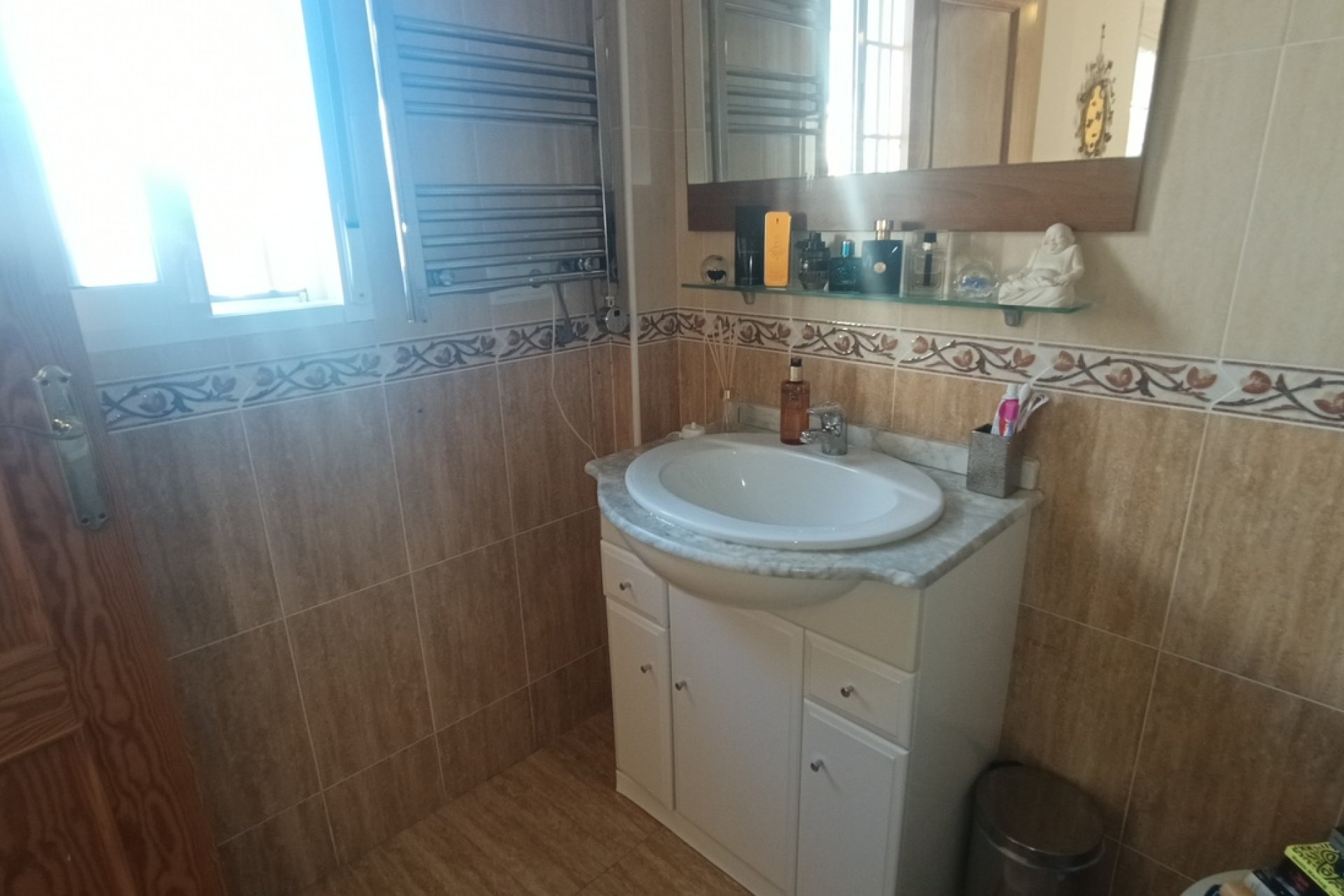 Revânzare - Vilă -
Avileses - Inland