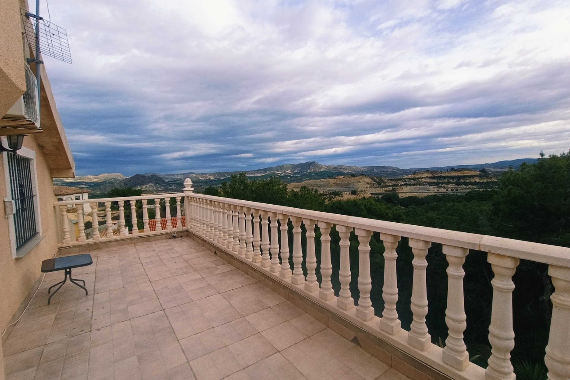 Revânzare - Vilă -
Canadas De San Pedro - Inland