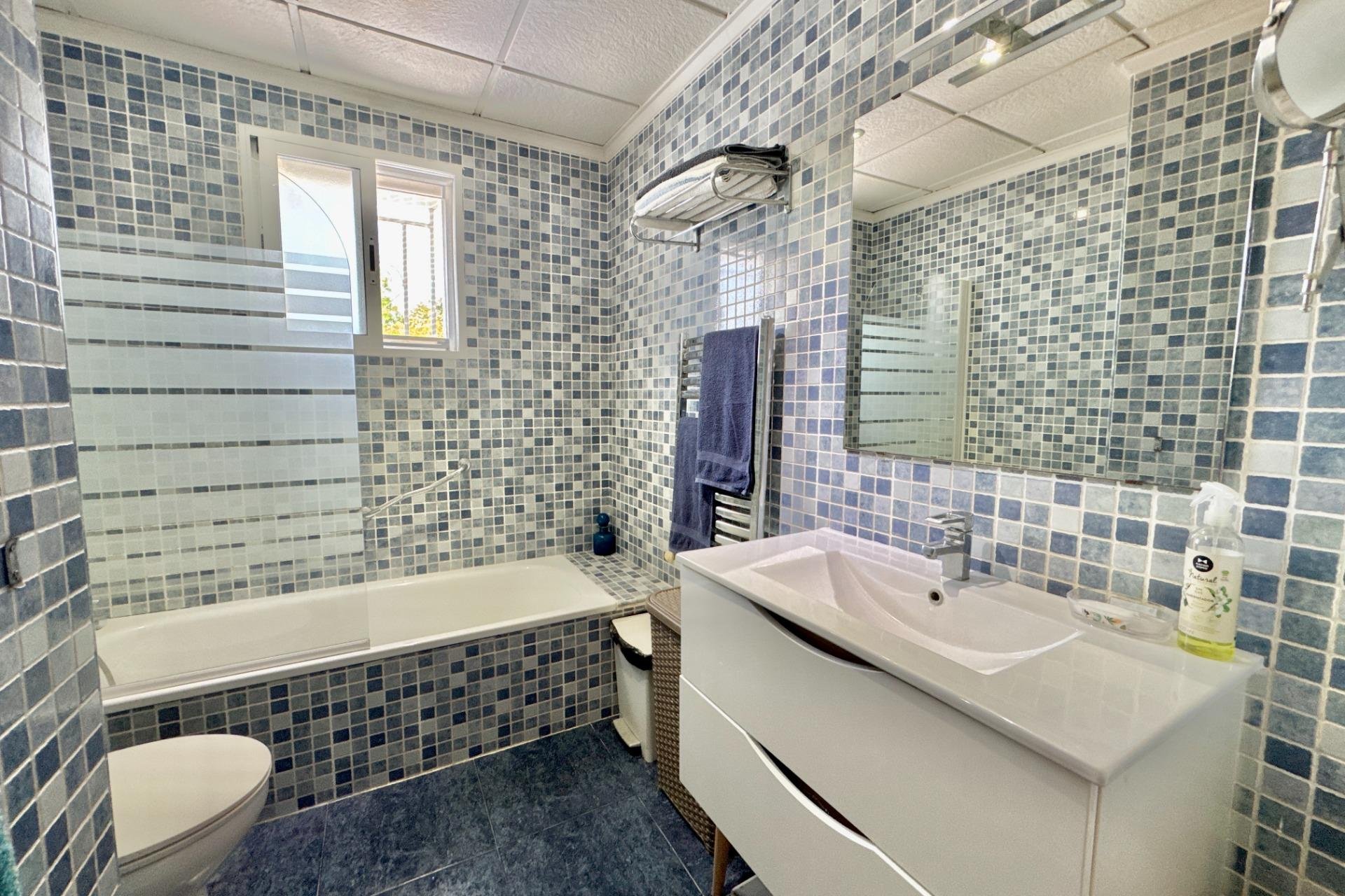 Revânzare - Vilă -
Dolores - Comunidad Valenciana