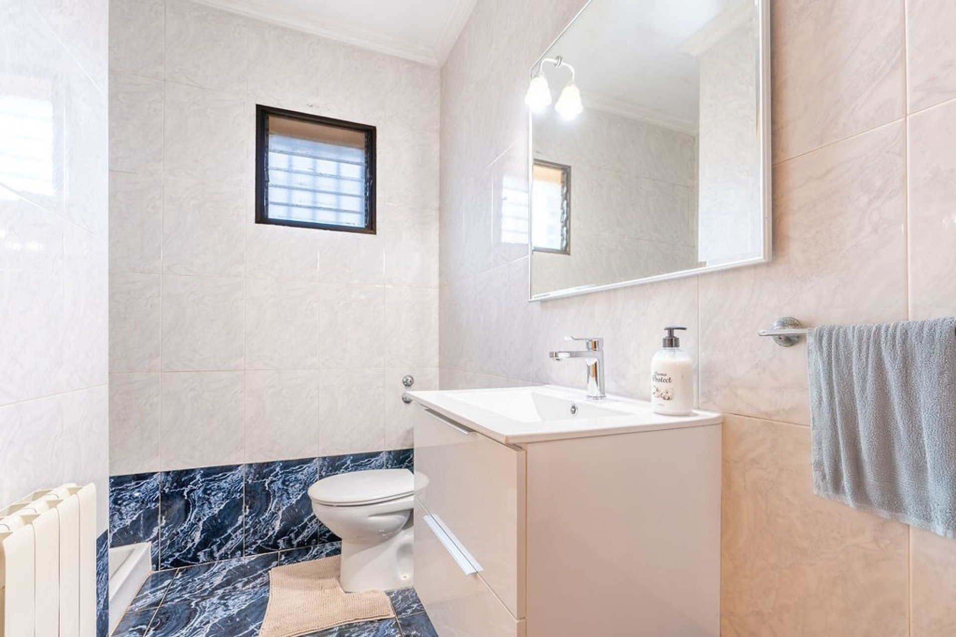 Revânzare - Vilă -
Hondón de las Nieves - Inland