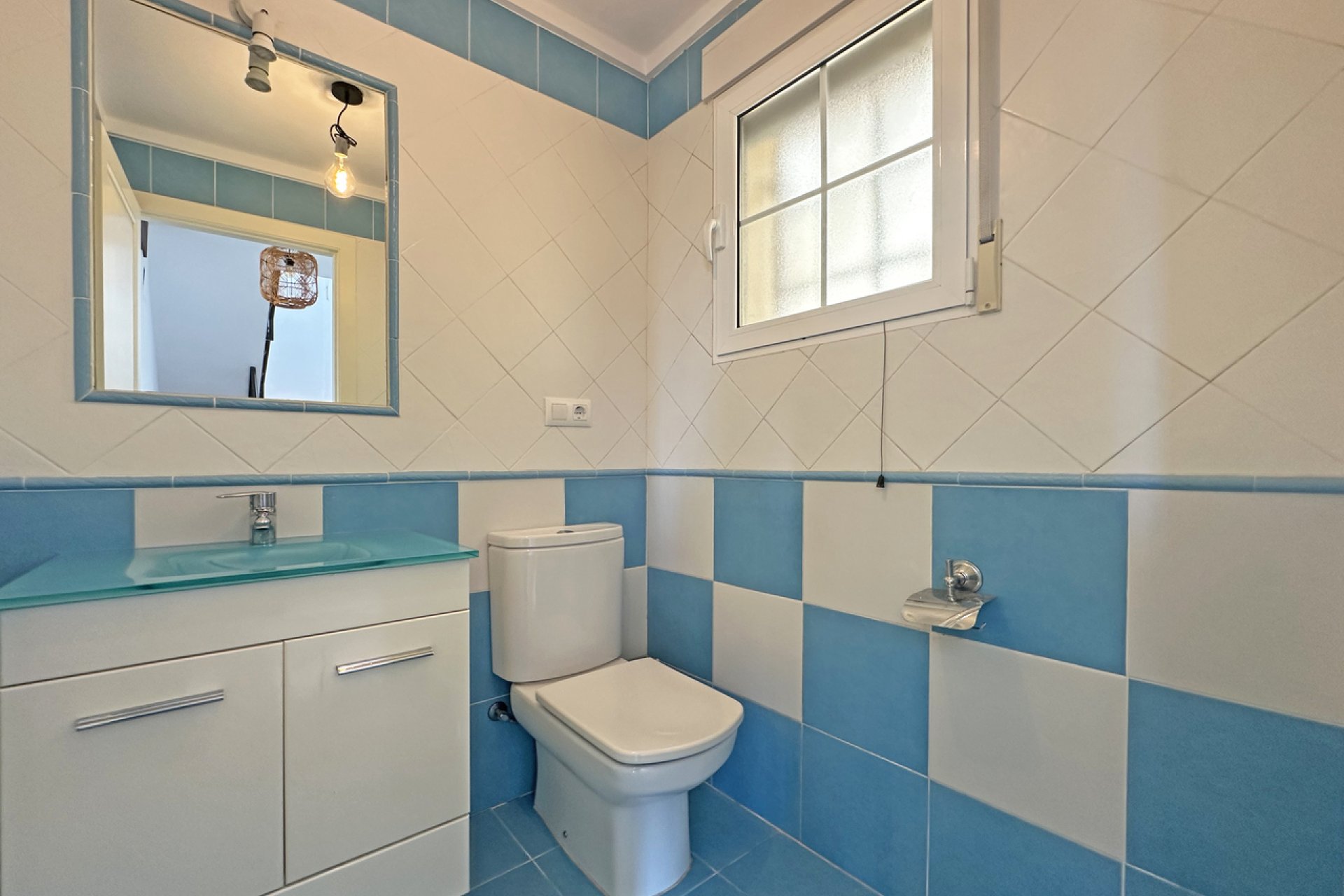 Revânzare - Vilă -
Jalón - Inland