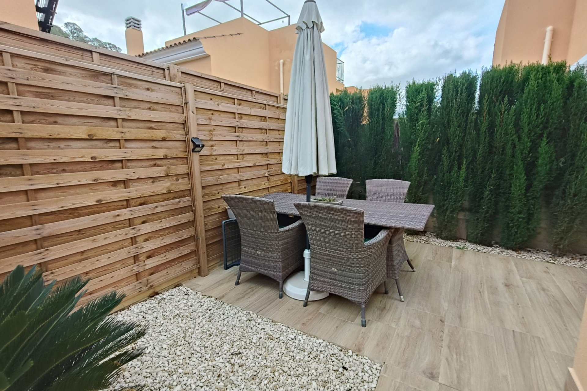 Revânzare - Vilă -
La Romana - Inland