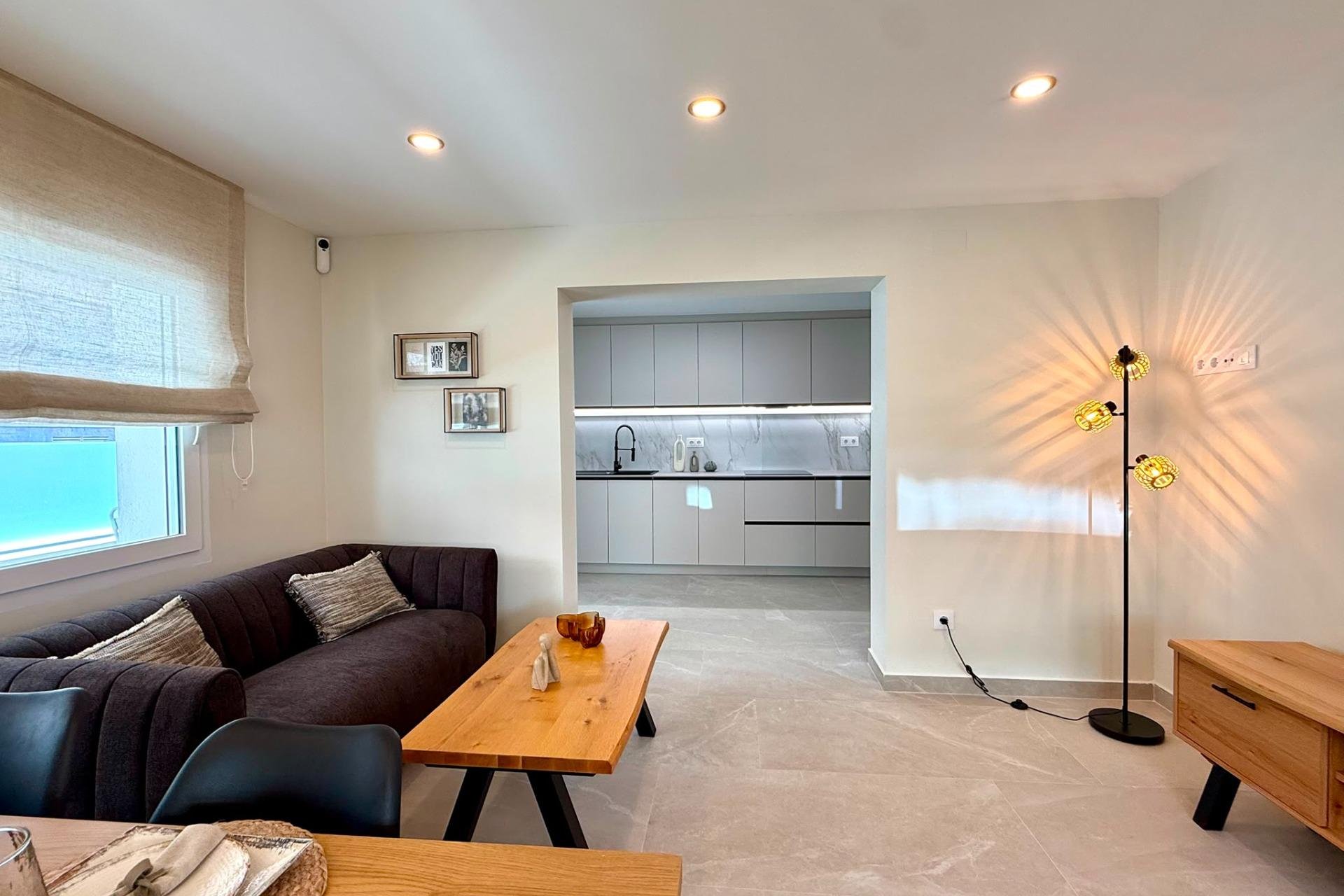 Revânzare - Vilă -
Lo Pagan - Villananitos