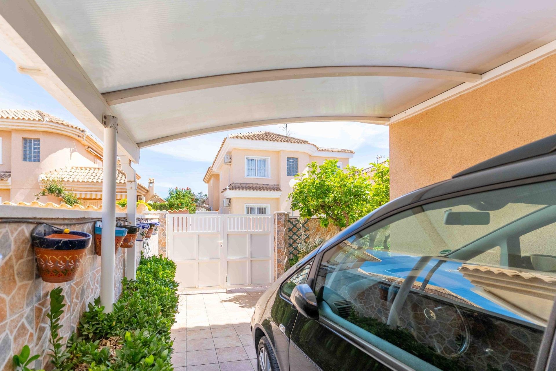 Revânzare - Vilă -
Orihuela Costa - Punta Prima