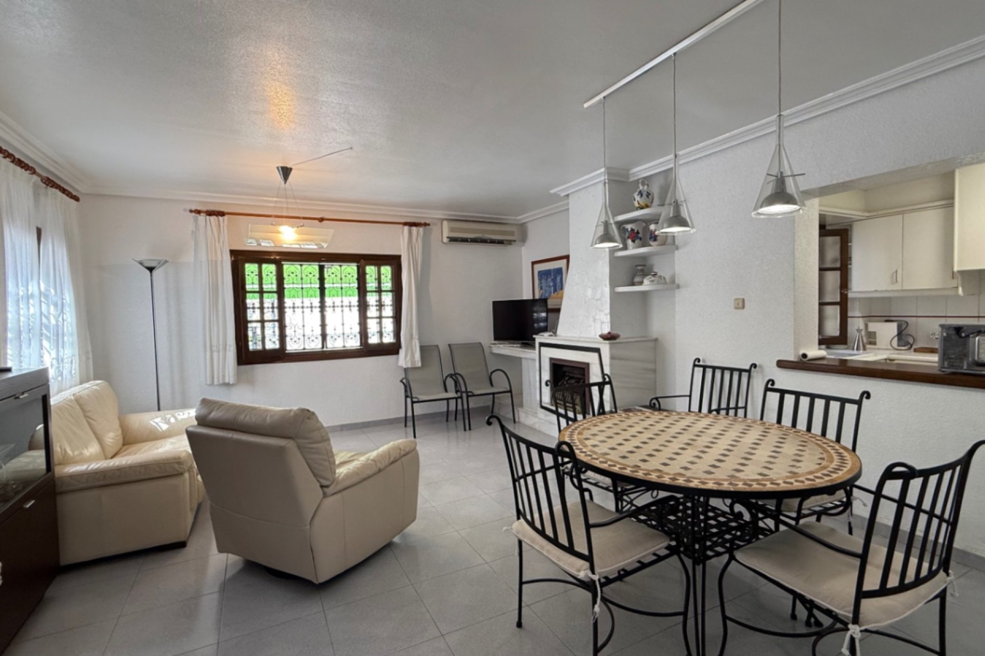 Revânzare - Vilă -
Orihuela - Inland