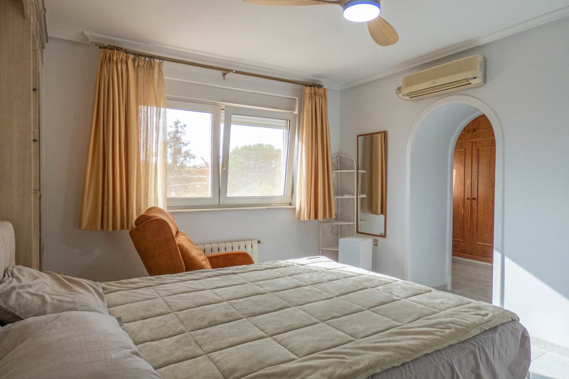 Revânzare - Vilă -
San Miguel de Salinas - Inland