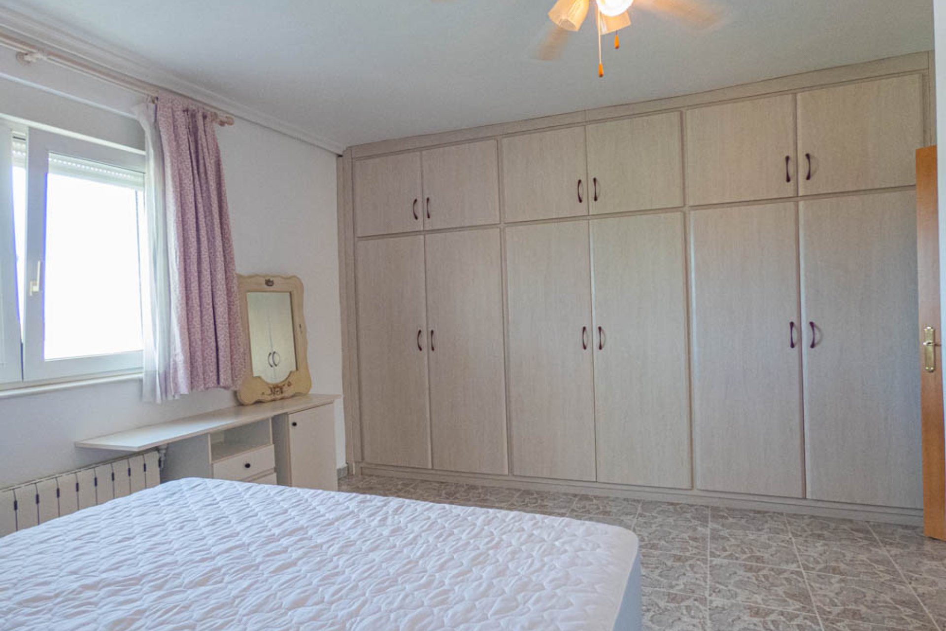 Revânzare - Vilă -
San Miguel de Salinas - Inland