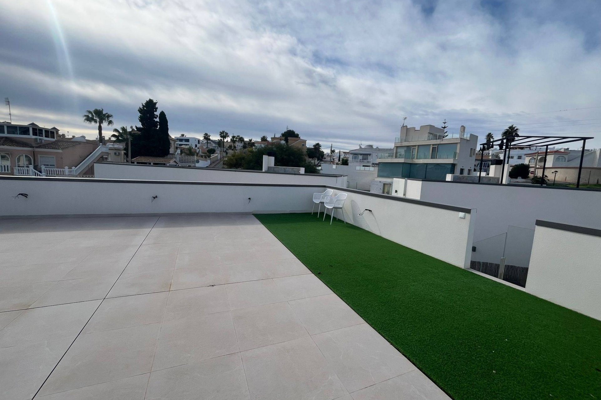 Revânzare - Vilă -
San Miguel de Salinas - Urbanizacion Blue Lagoon