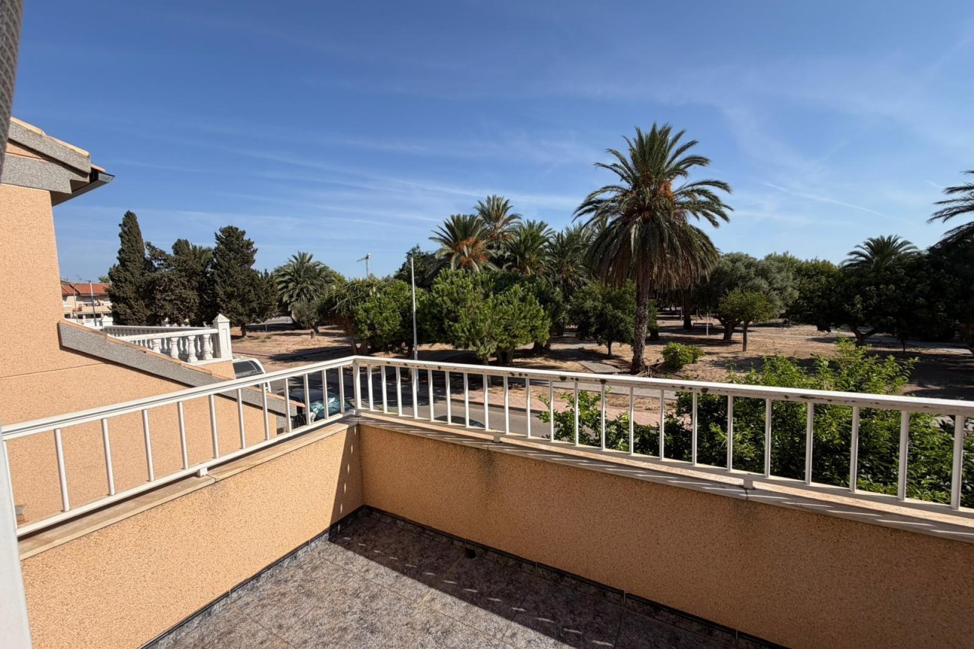 Revânzare - Vilă -
Santiago de la Ribera - San Blas
