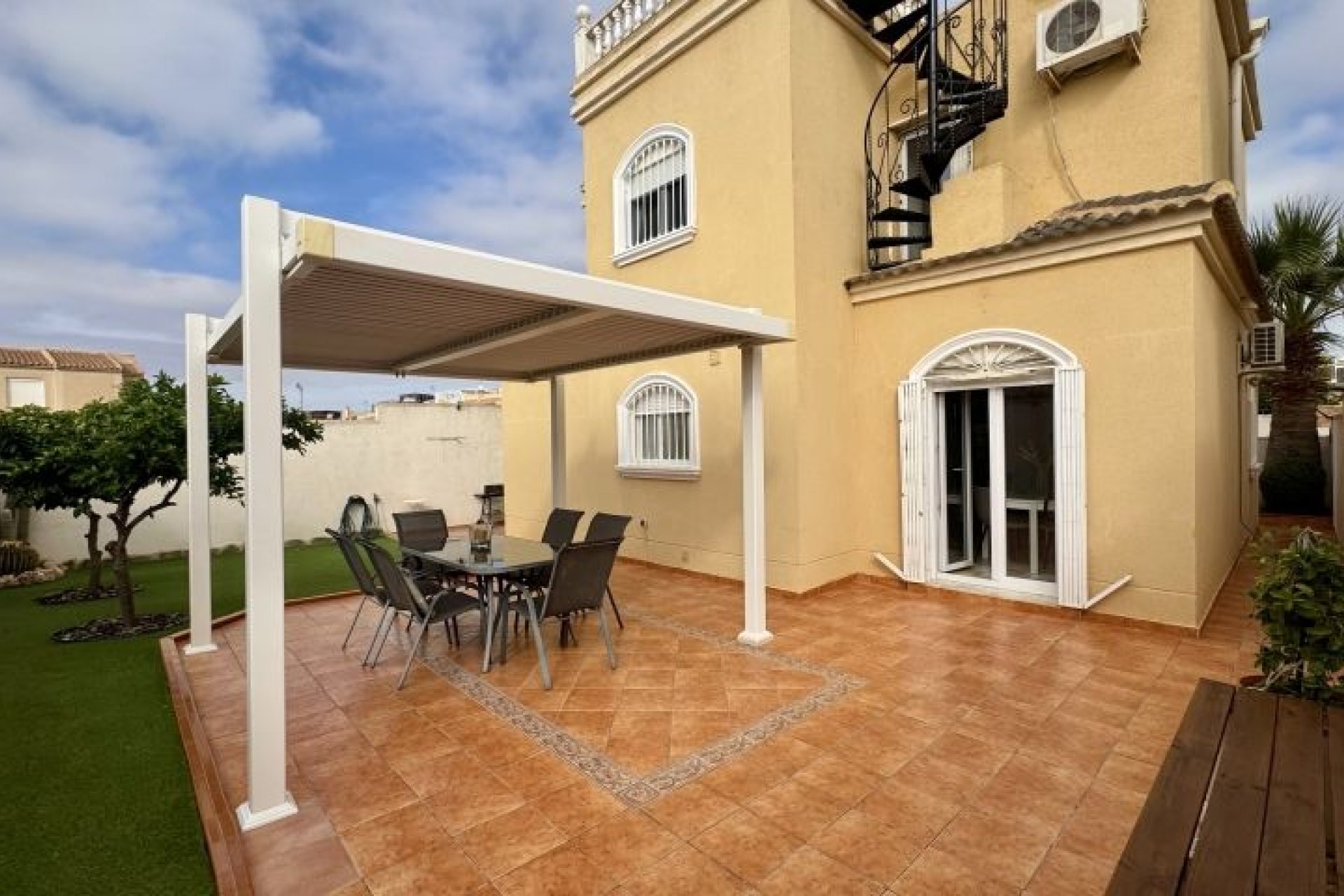 Revânzare - Vilă -
Torrevieja - Costa Blanca