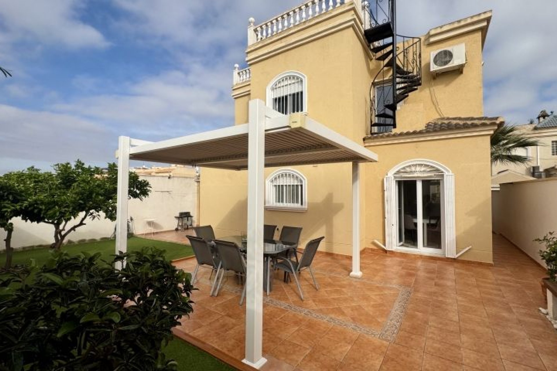 Revânzare - Vilă -
Torrevieja - Costa Blanca