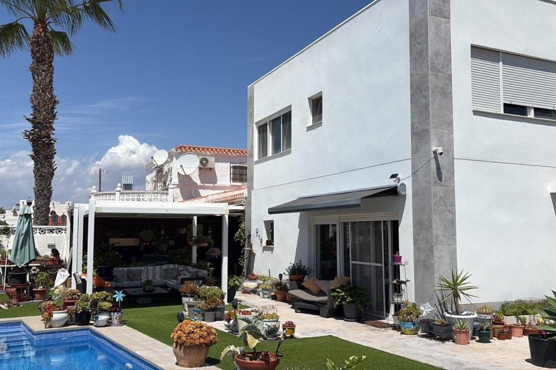 Revânzare - Vilă -
Torrevieja - Torreta Florida