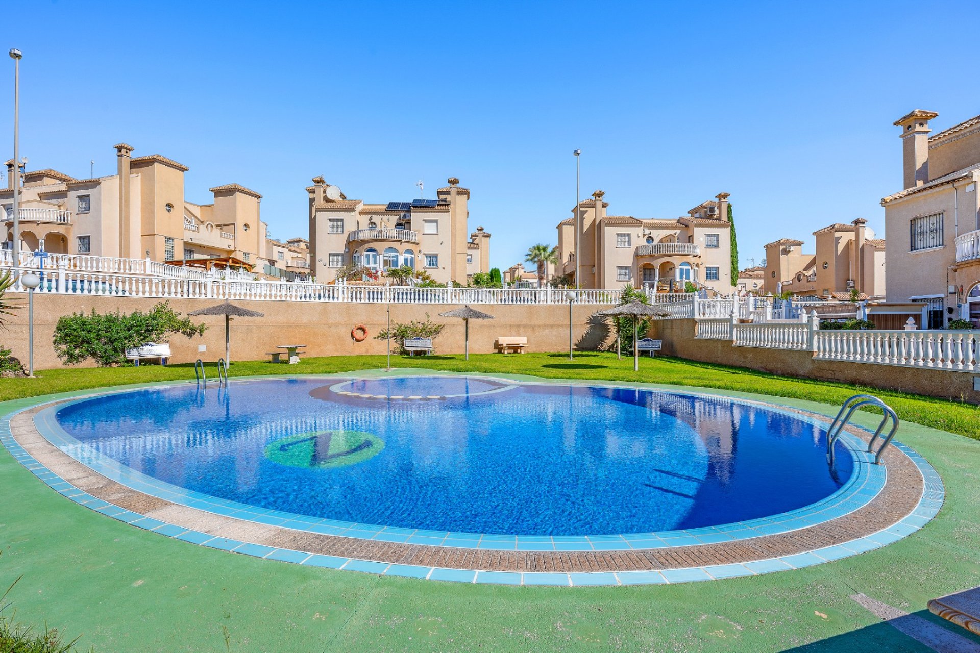 Revânzare - Vilă -
Villamartin - Costa Blanca