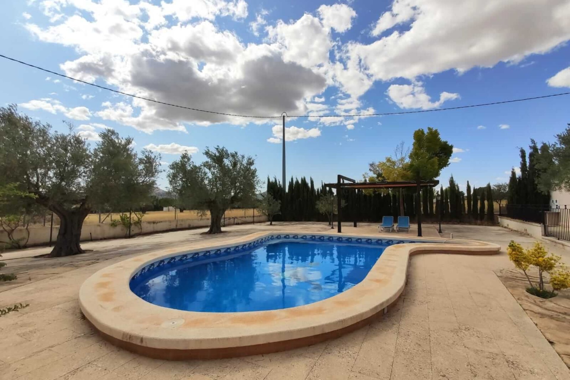 Revânzare - Vilă -
Yecla - Inland