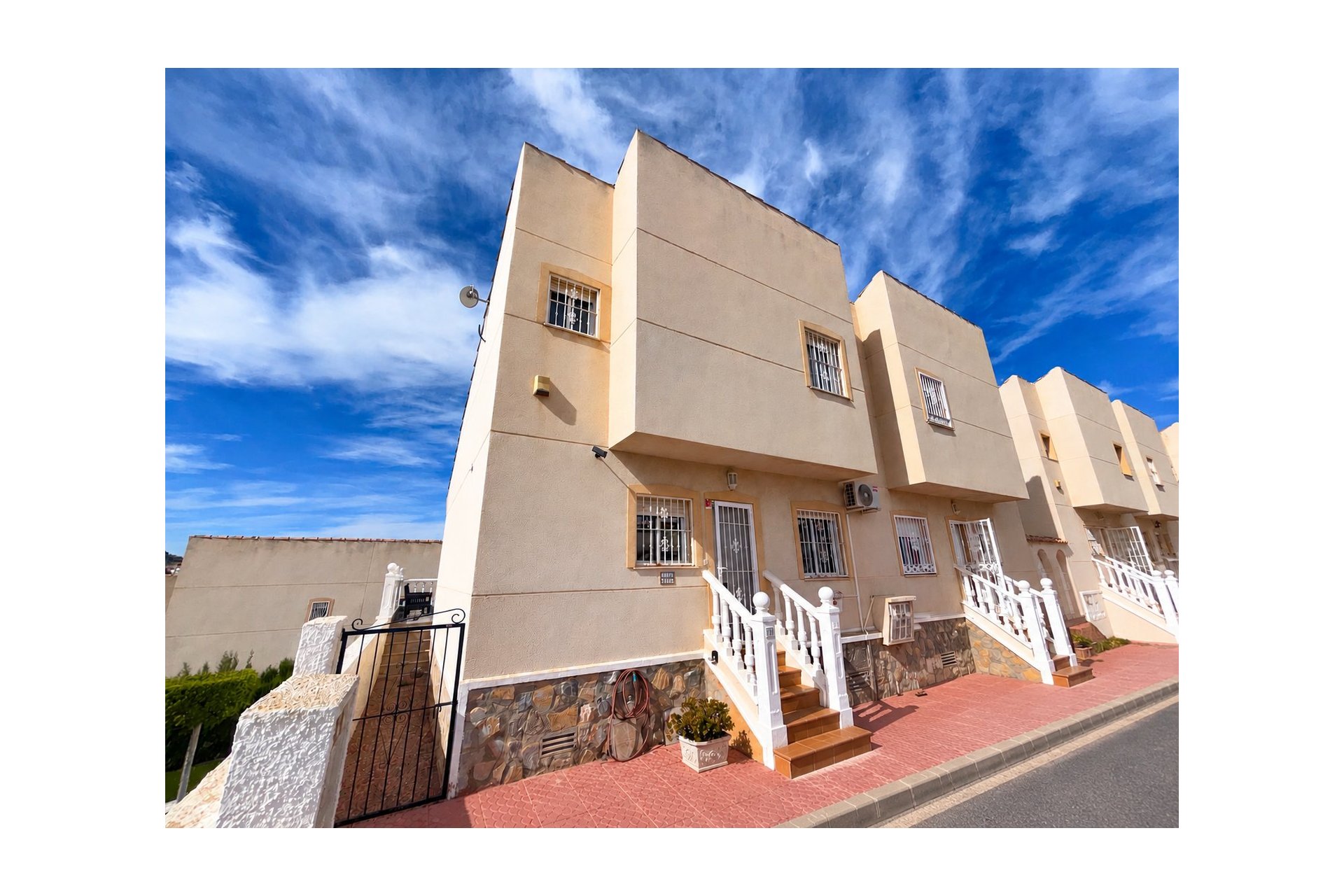 Segunda mano - Adosado -
Ciudad Quesada - Costa Blanca