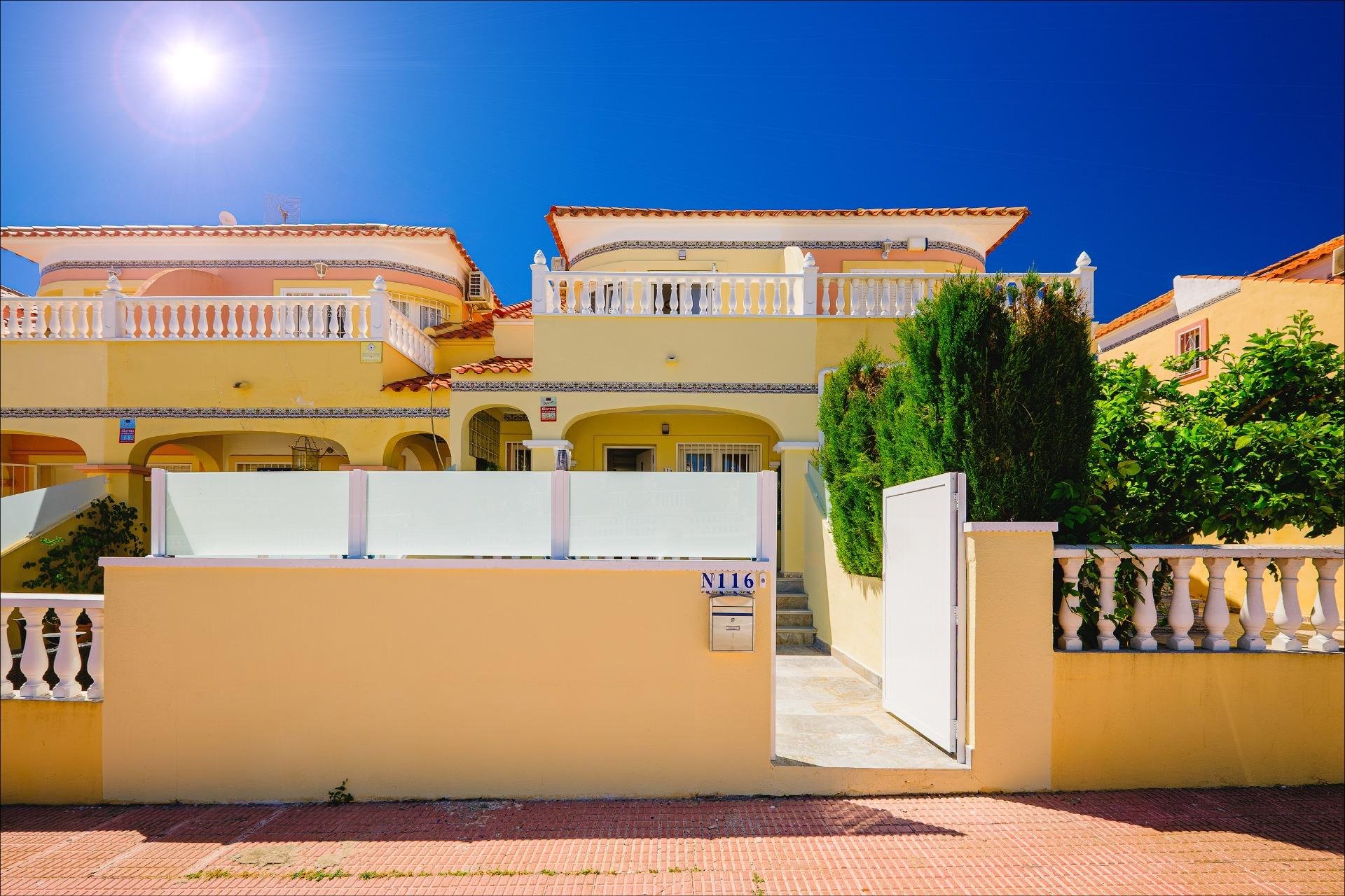 Segunda mano - Adosado -
Orihuela Costa - Las Filipinas