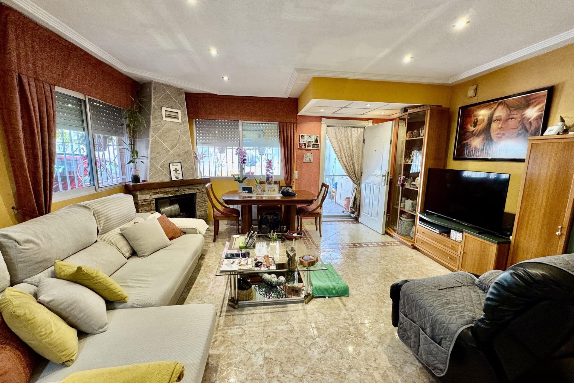 Segunda mano - Adosado -
Orihuela - Urbanización Perla Del Mar