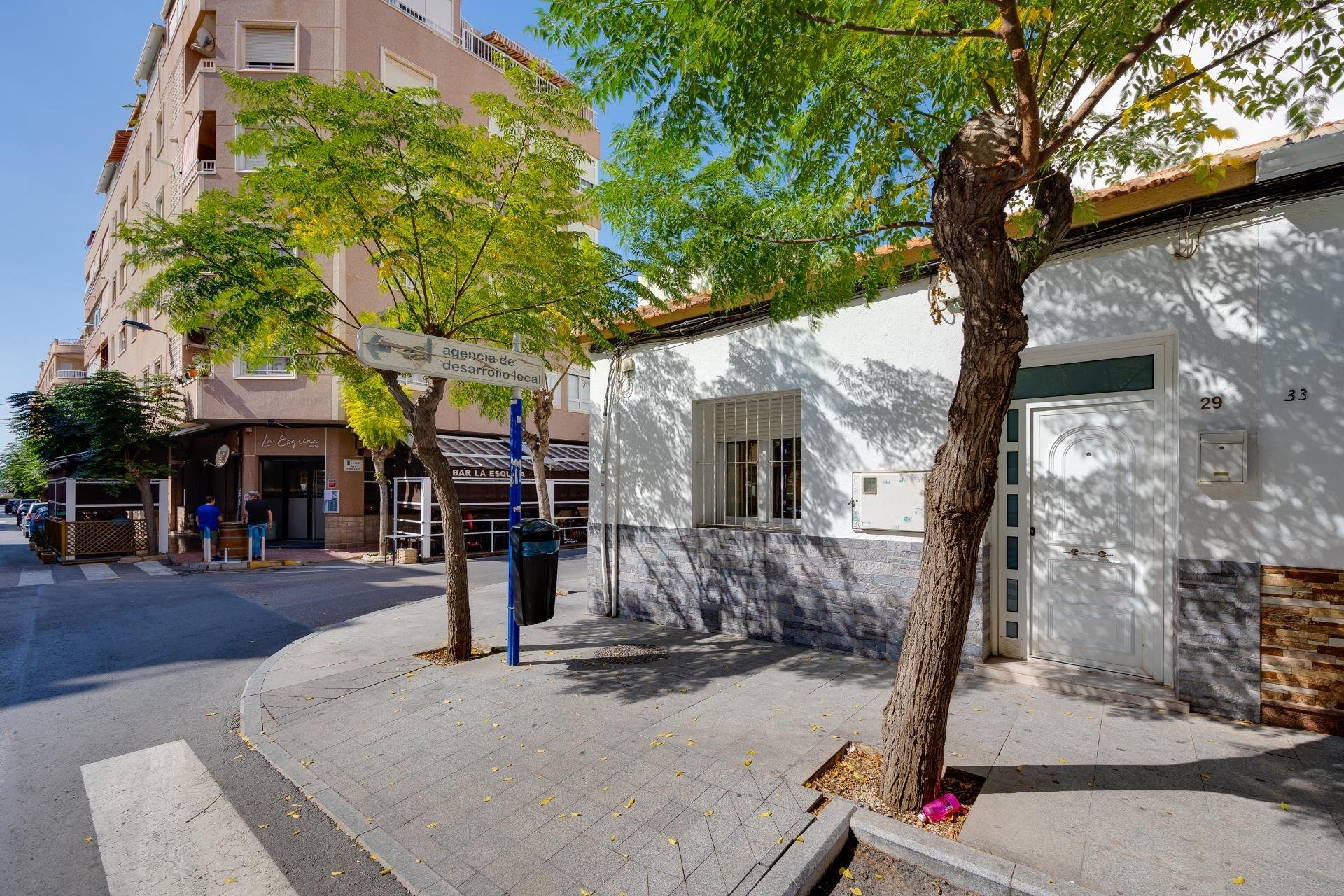 Segunda mano - Adosado -
Torrevieja - Centro