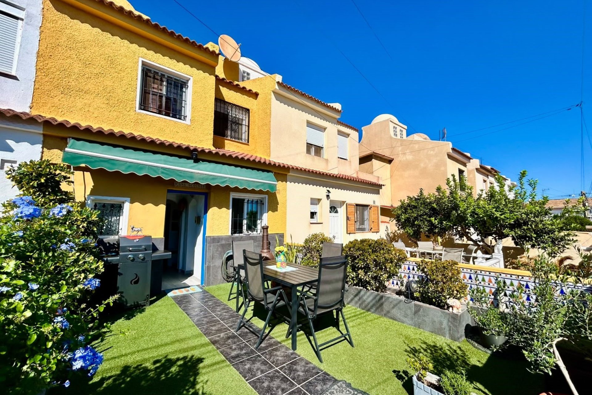 Segunda mano - Adosado -
Torrevieja - Costa Blanca