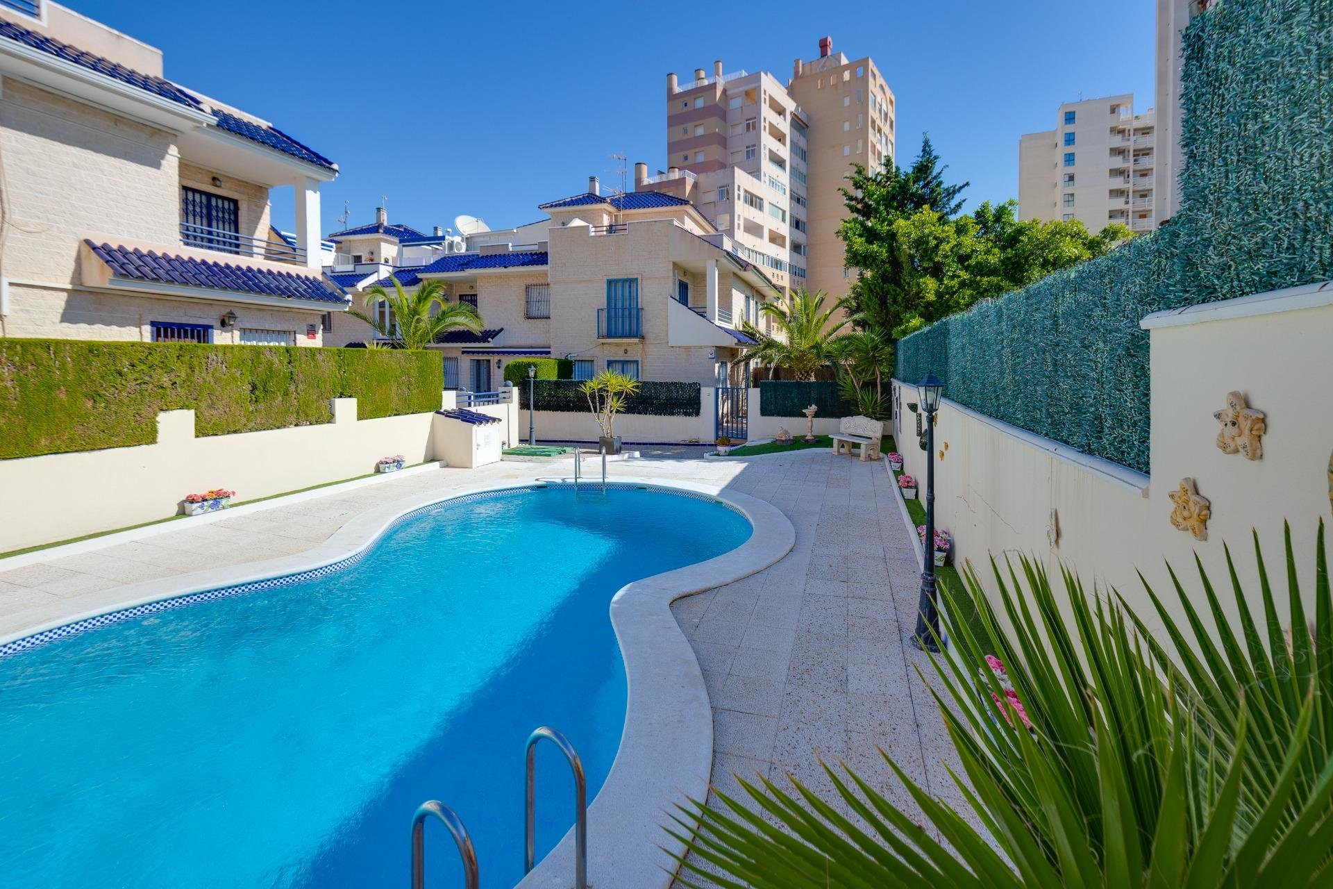 Segunda mano - Adosado -
Torrevieja - La Veleta
