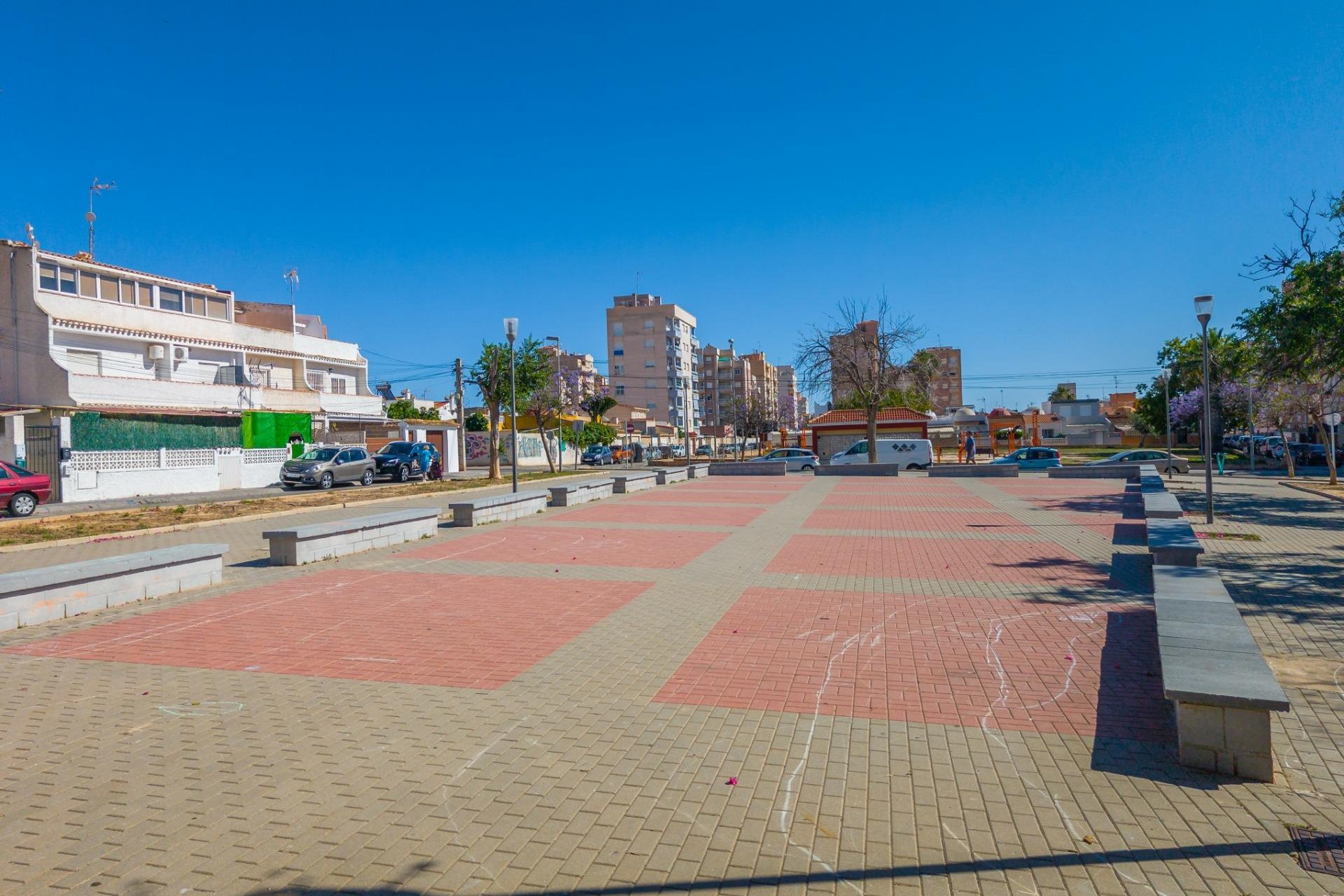 Segunda mano - Adosado -
Torrevieja - Nueva Torrevieja