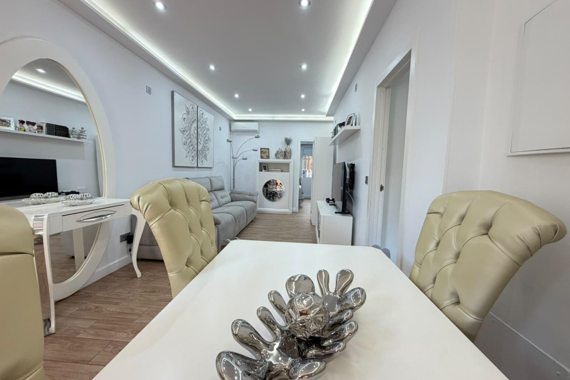 Segunda mano - Adosado -
Torrevieja - Nueva Torrevieja