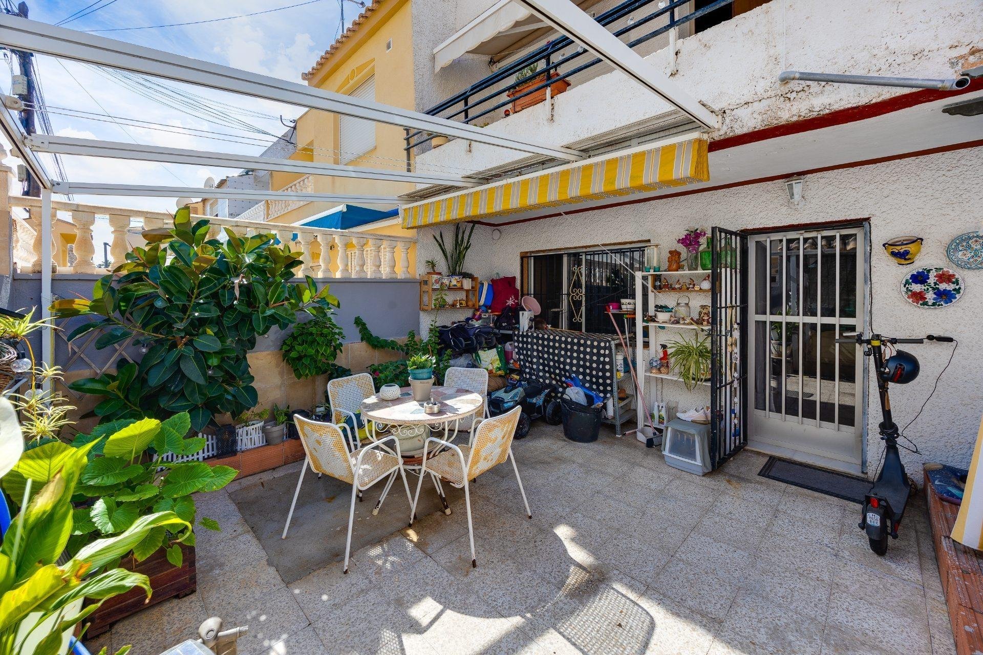 Segunda mano - Adosado -
Torrevieja - Nueva Torrevieja