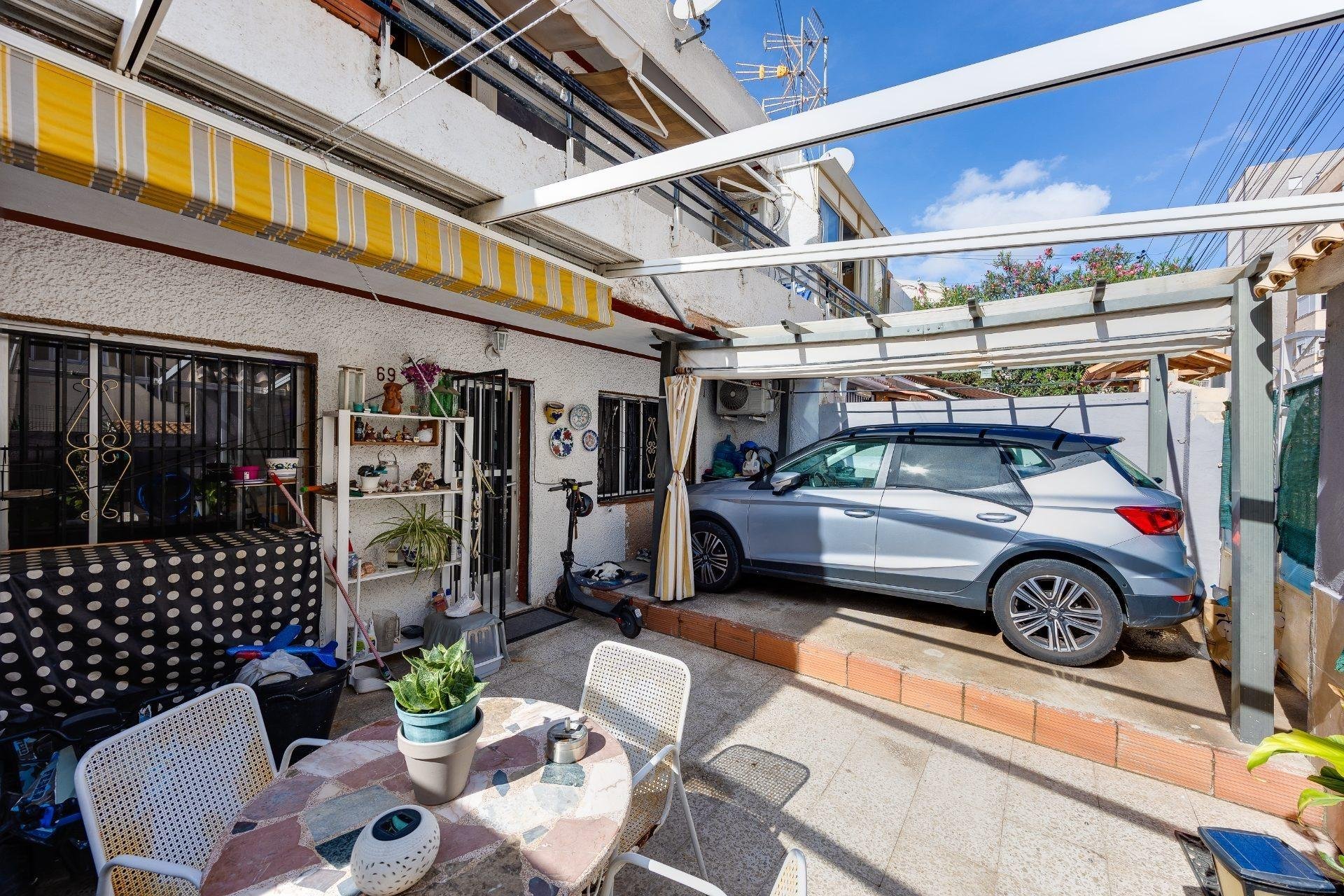 Segunda mano - Adosado -
Torrevieja - Nueva Torrevieja