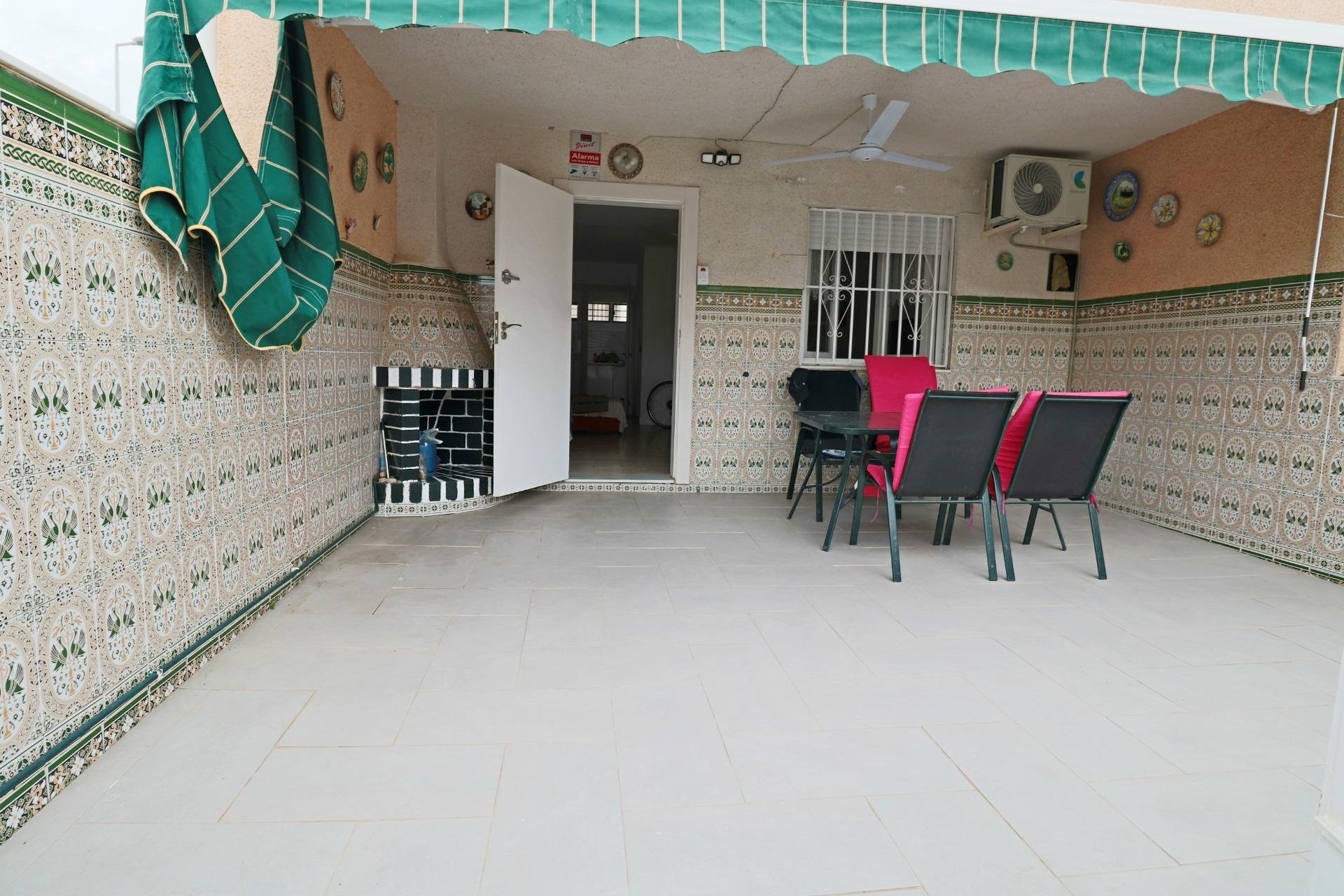 Segunda mano - Adosado -
Torrevieja - Playa De Los Naufragos