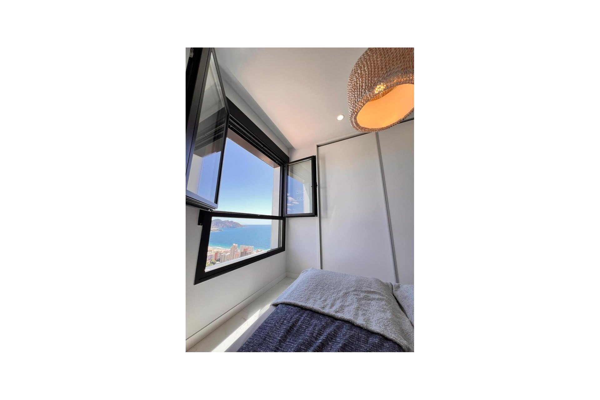 Segunda mano - Apartamento -
Benidorm - Playa de Poniente