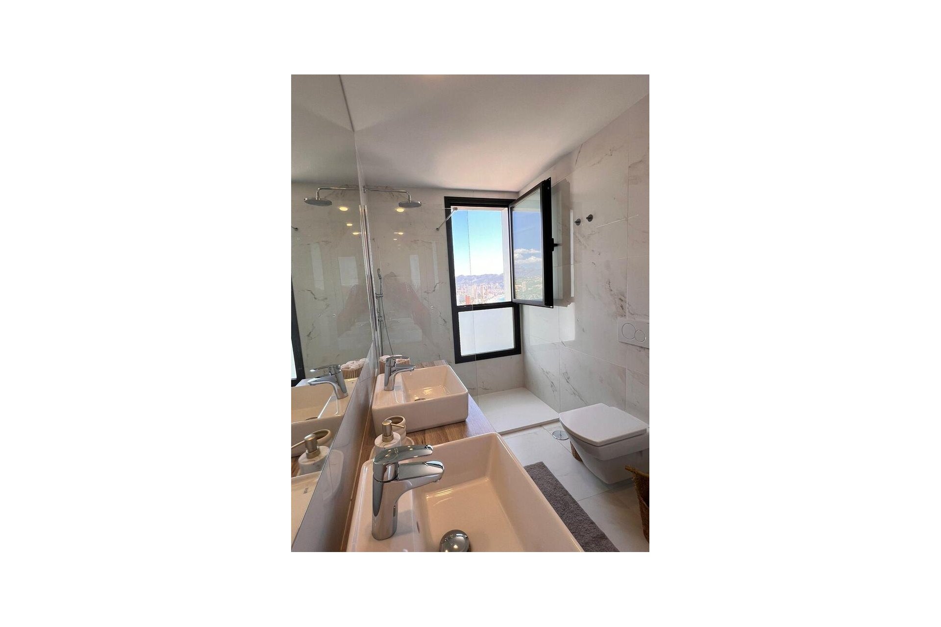 Segunda mano - Apartamento -
Benidorm - Playa de Poniente