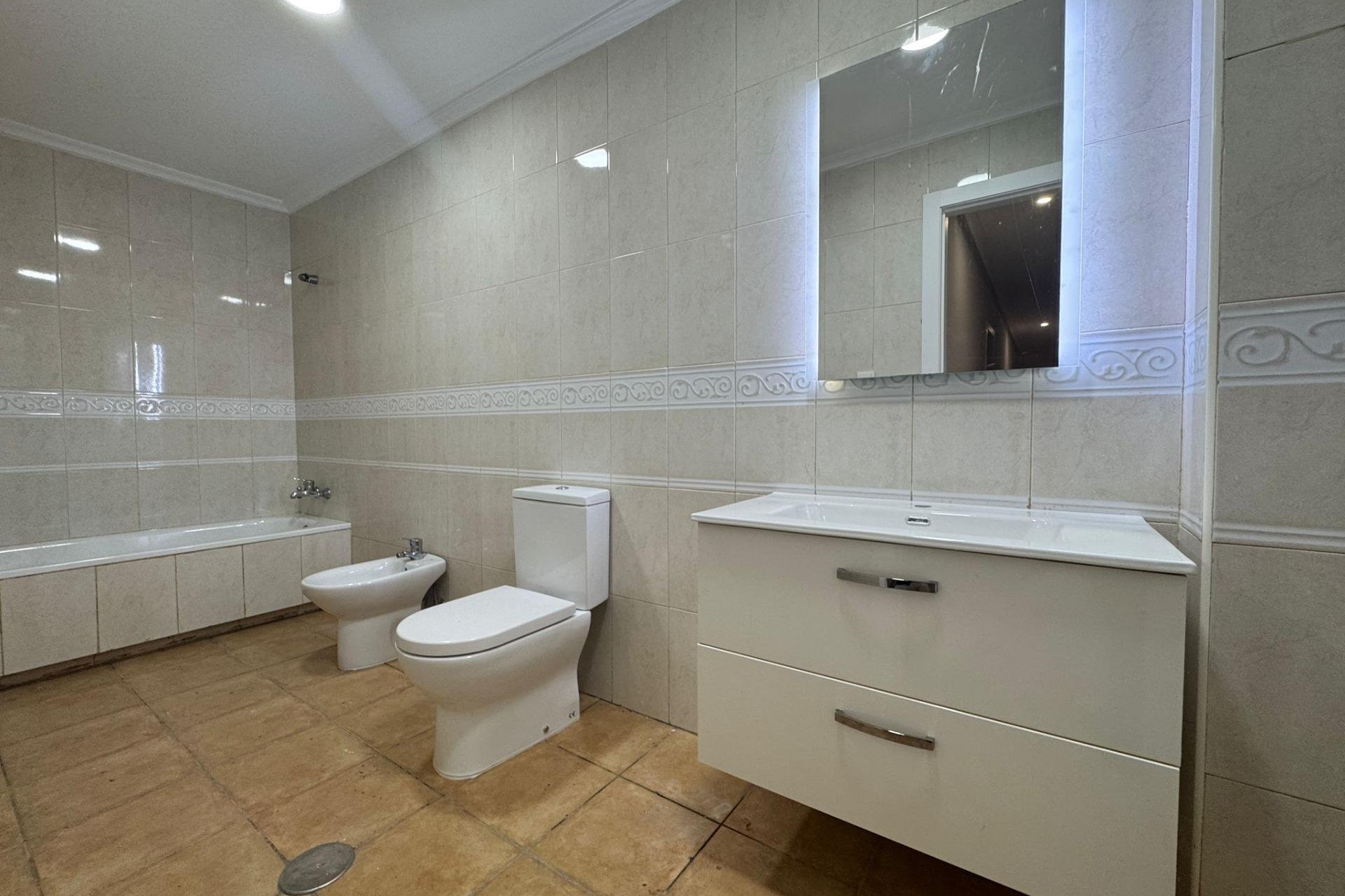Segunda mano - Apartamento -
Catral - Comunidad Valenciana