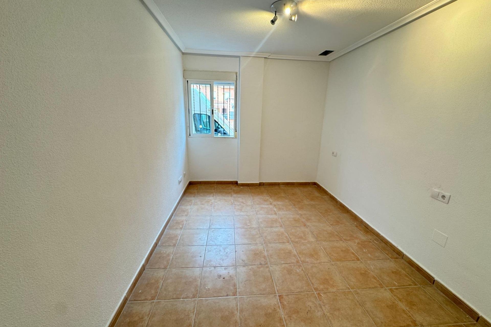 Segunda mano - Apartamento -
Catral - Comunidad Valenciana