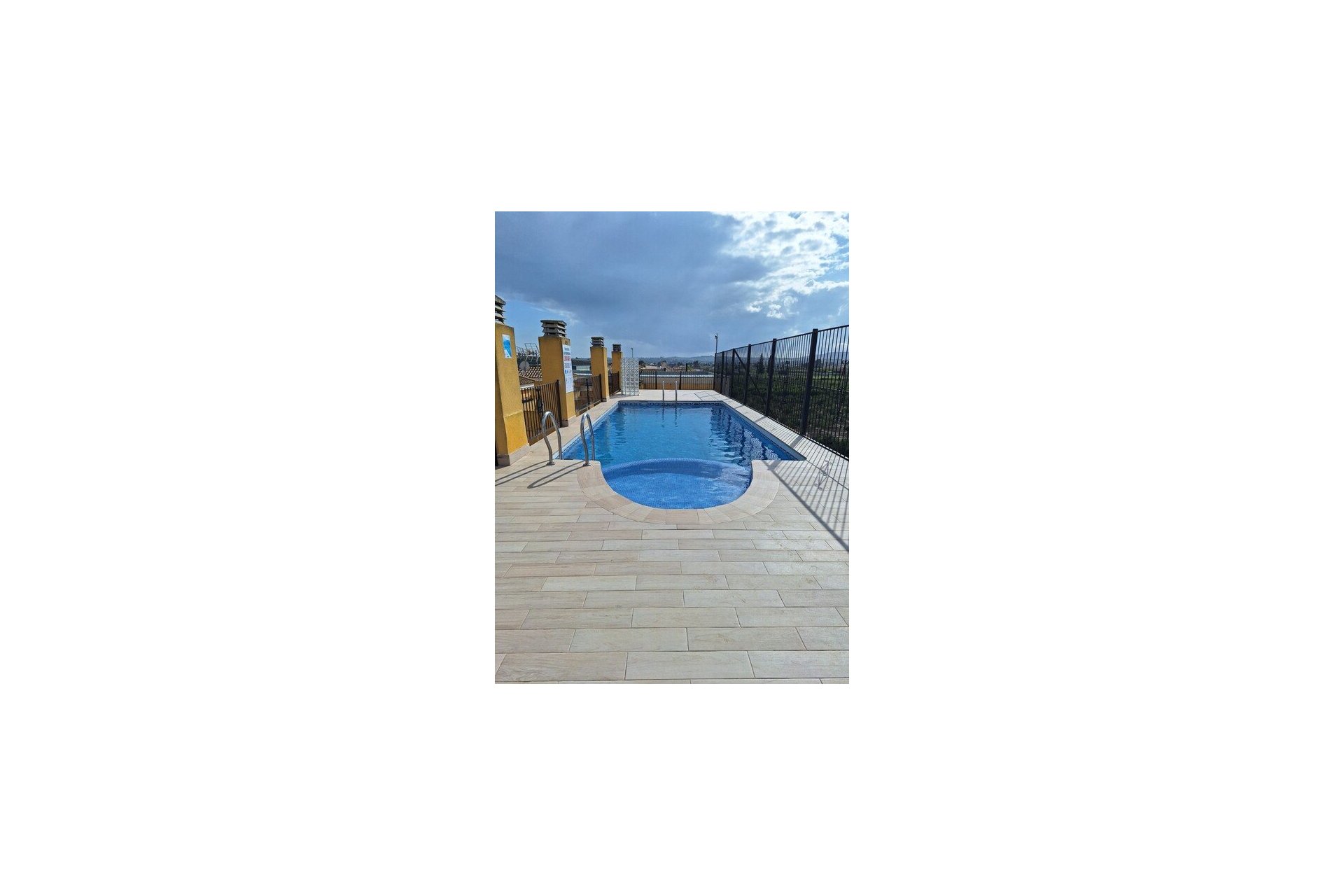 Segunda mano - Apartamento -
Daya Nueva - Costa Blanca