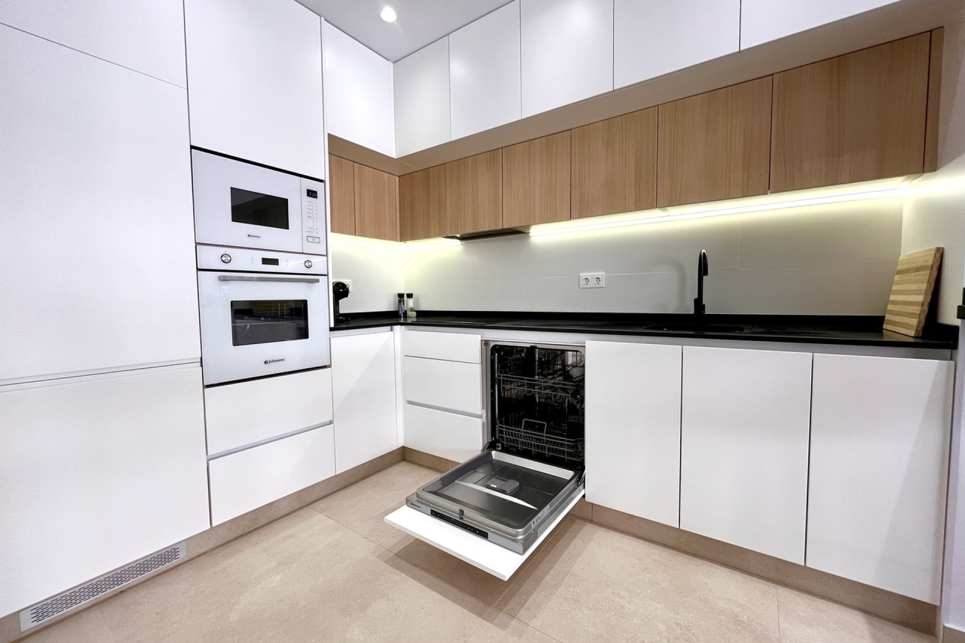 Segunda mano - Apartamento -
El Raso - Costa Blanca
