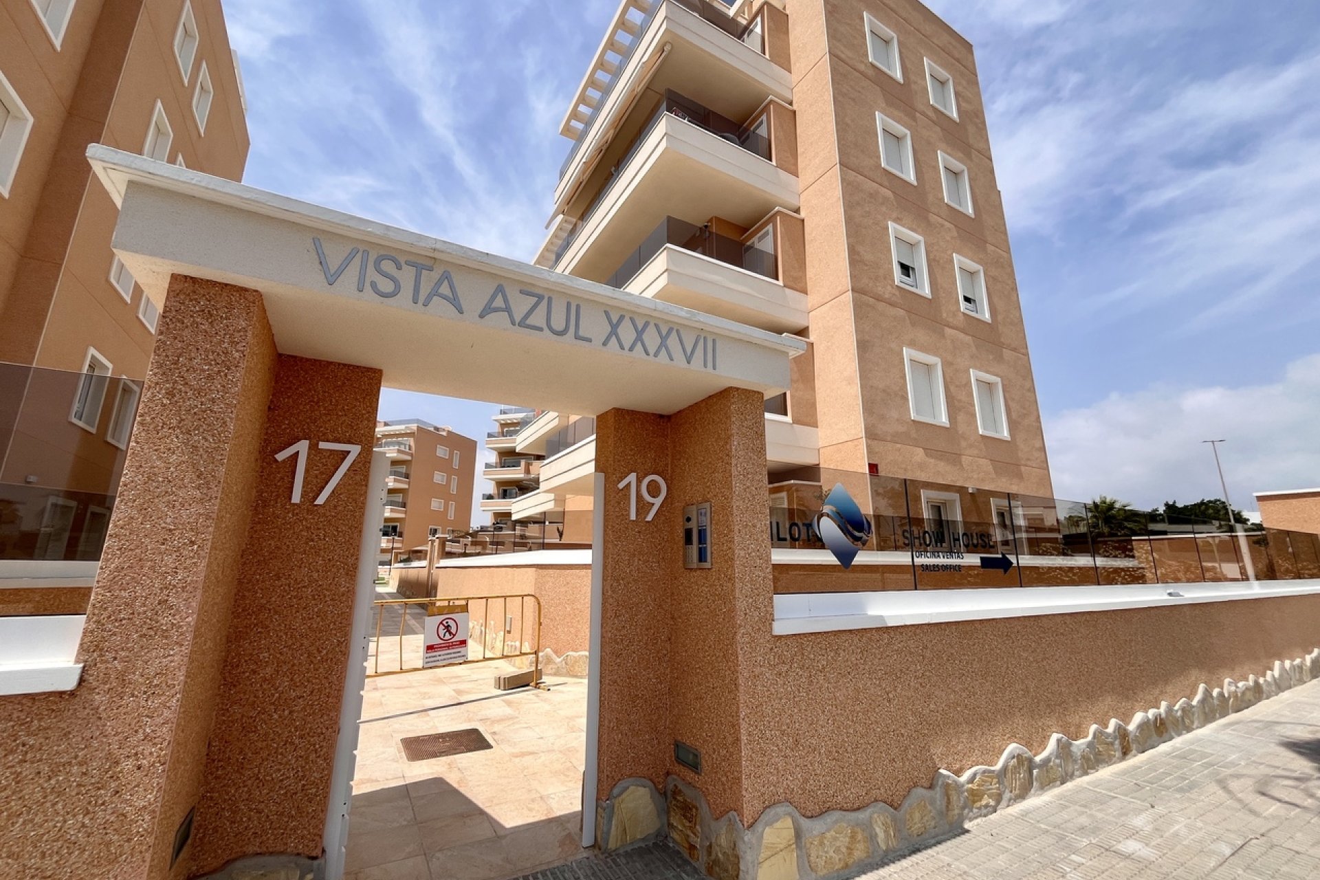 Segunda mano - Apartamento -
El Raso - Costa Blanca